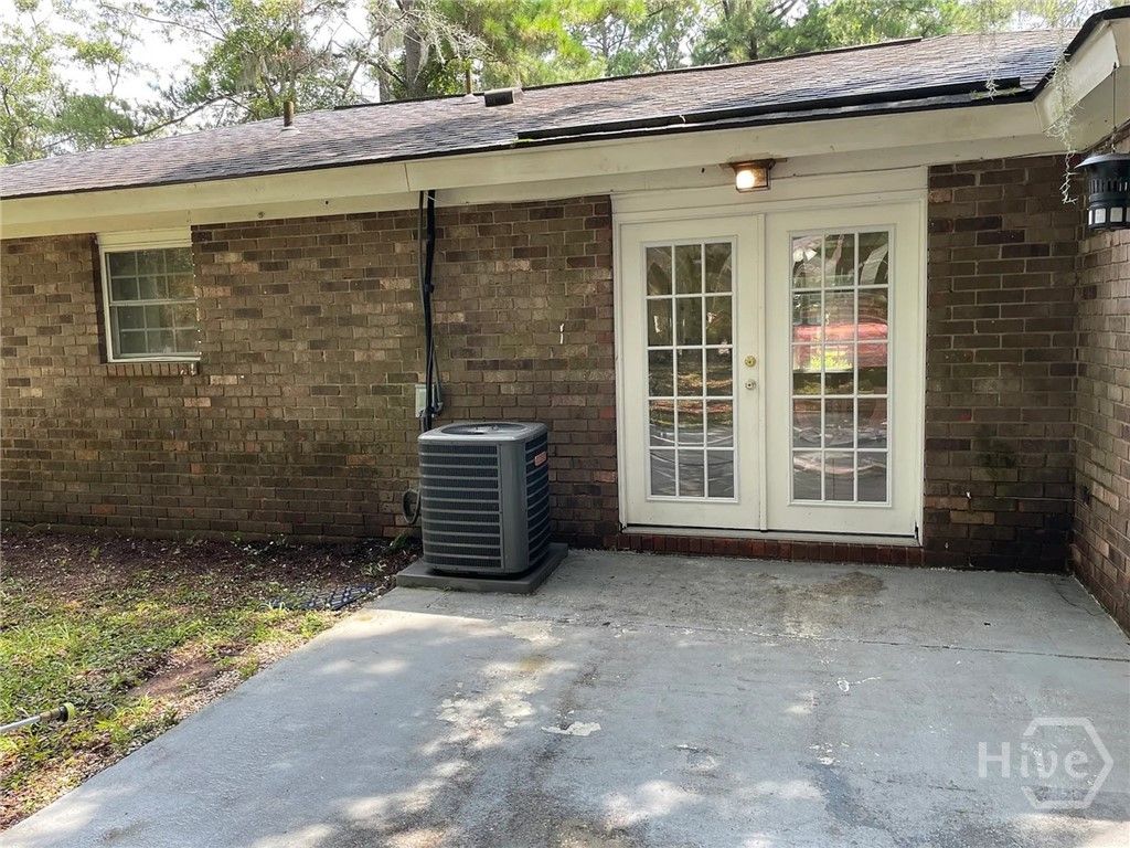 Image 14 of property listing at 6910 Damascus Road, Savannah, GA 31406