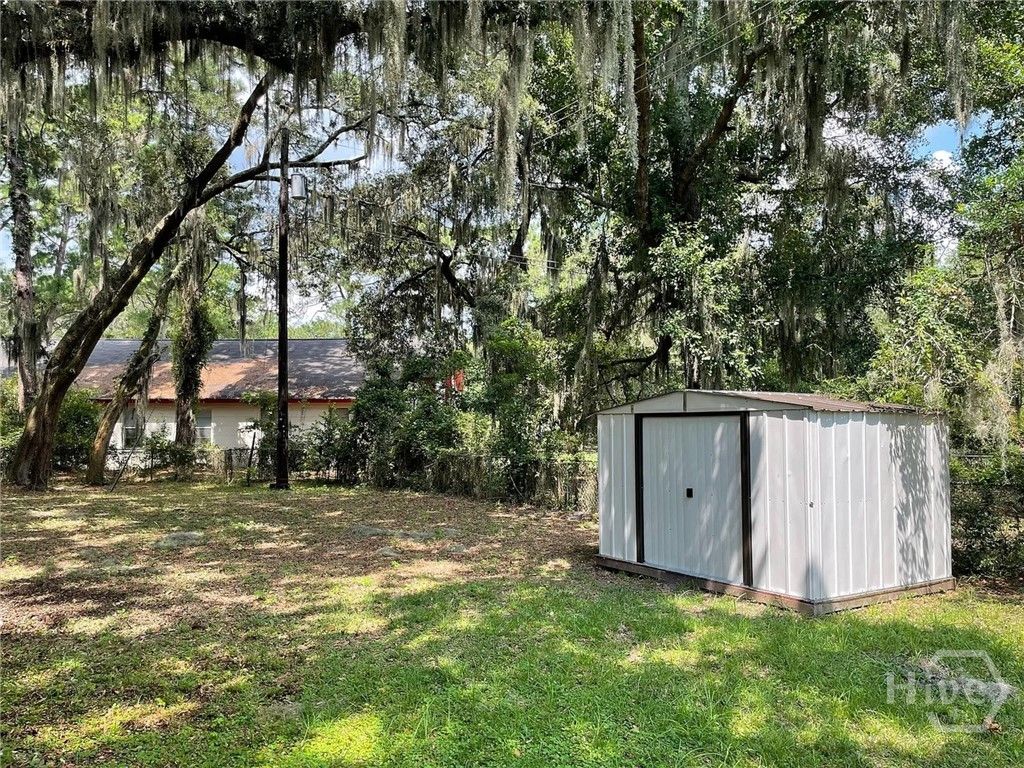 Image 15 of property listing at 6910 Damascus Road, Savannah, GA 31406