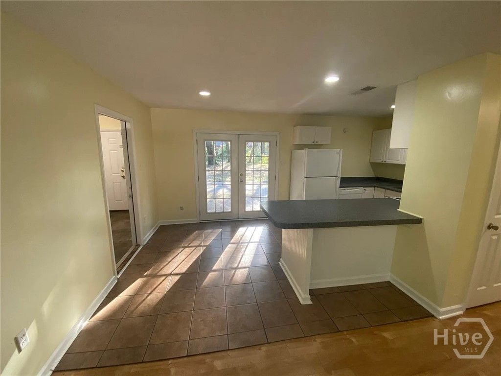 Image 4 of property listing at 6910 Damascus Road, Savannah, GA 31406