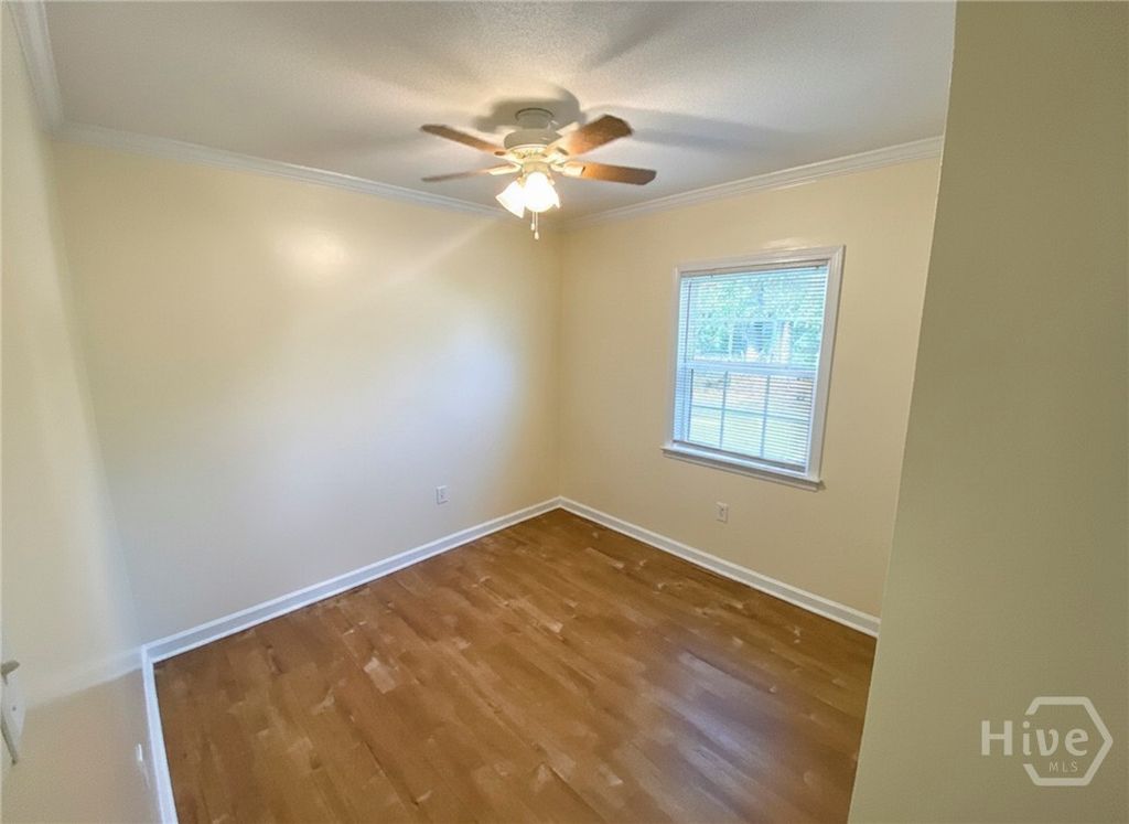 Image 7 of property listing at 6910 Damascus Road, Savannah, GA 31406