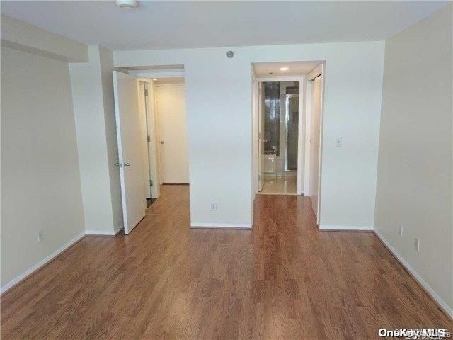 88 Cuttermill Road 320, Great Neck, NY 11021