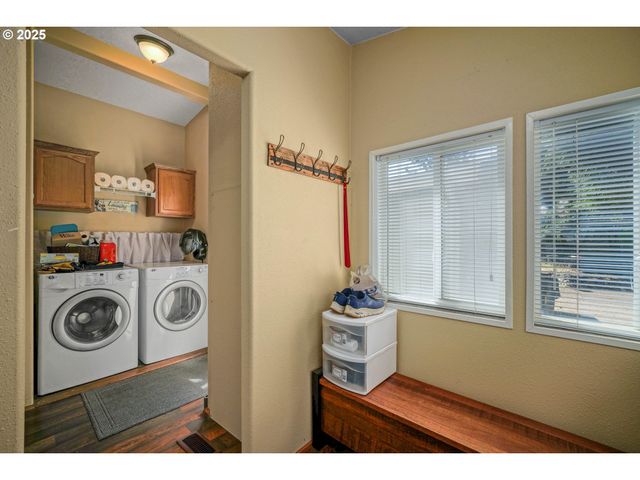 1655 S ELM St 3, Canby, OR 97013