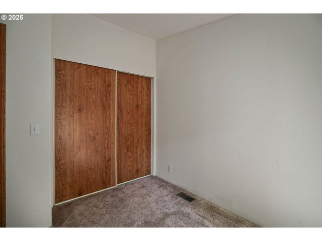 1655 S ELM St 3, Canby, OR 97013