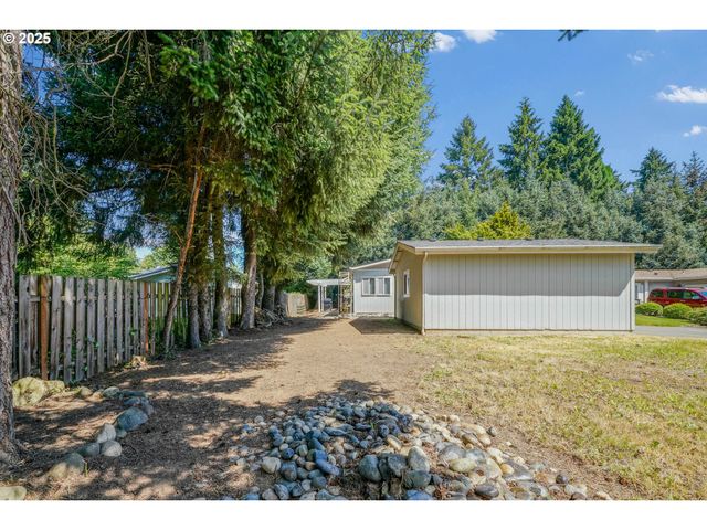 1655 S ELM St 3, Canby, OR 97013