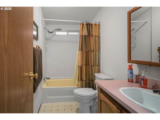 1655 S ELM St 3, Canby, OR 97013