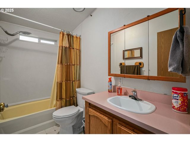1655 S ELM St 3, Canby, OR 97013
