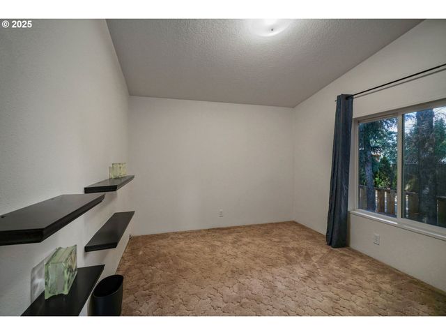 1655 S ELM St 3, Canby, OR 97013