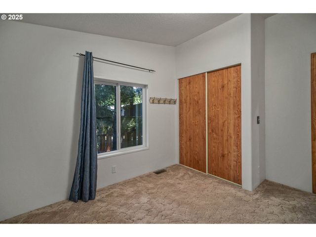 1655 S ELM St 3, Canby, OR 97013