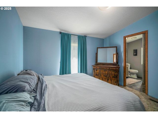 1655 S ELM St 3, Canby, OR 97013