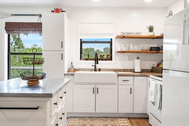 96 Samson Street, Cape Fair, MO 65624