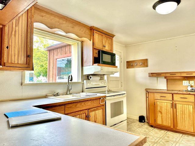 502 S 29TH STREET, Manitowoc, WI 54220