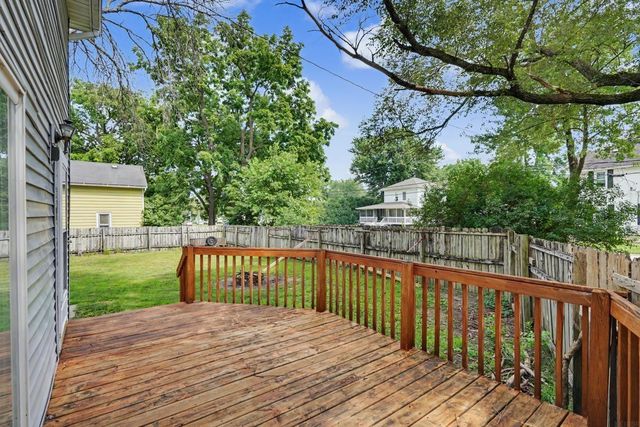 302 8th Ave NE, Independence, IA 50644