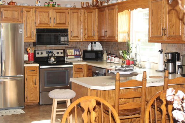 170 Hillwood Dr, Estill Springs, TN 37330