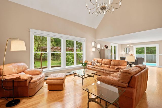 8 Freshet Road, Madbury, NH 03823