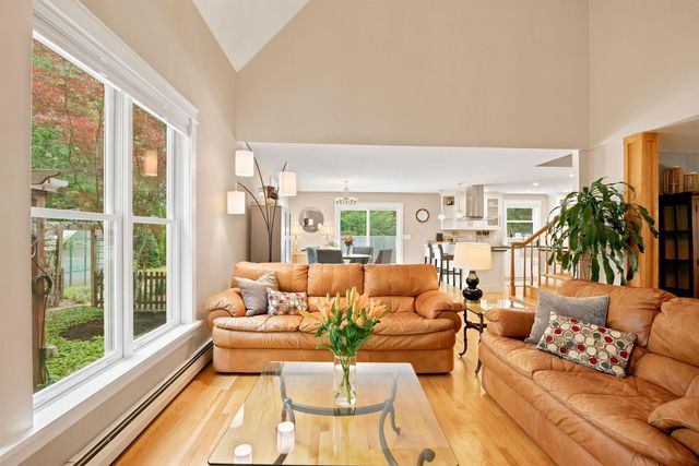 8 Freshet Road, Madbury, NH 03823