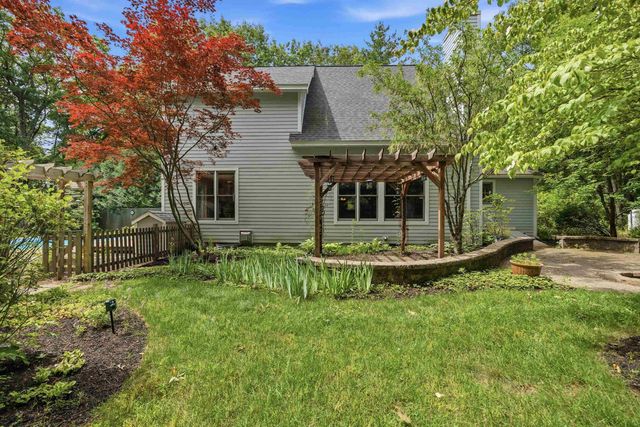 8 Freshet Road, Madbury, NH 03823