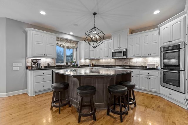 18434 Bearpath Trail, Eden Prairie, MN 55347