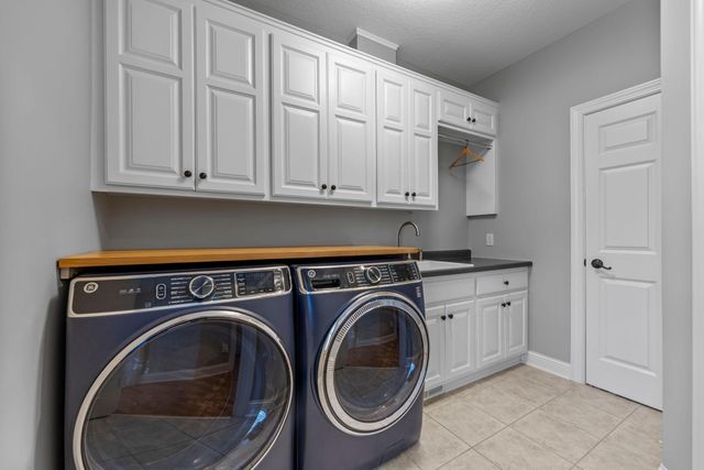 18434 Bearpath Trail, Eden Prairie, MN 55347