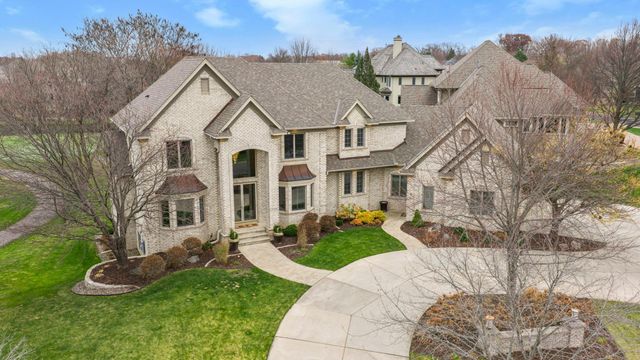 18434 Bearpath Trail, Eden Prairie, MN 55347