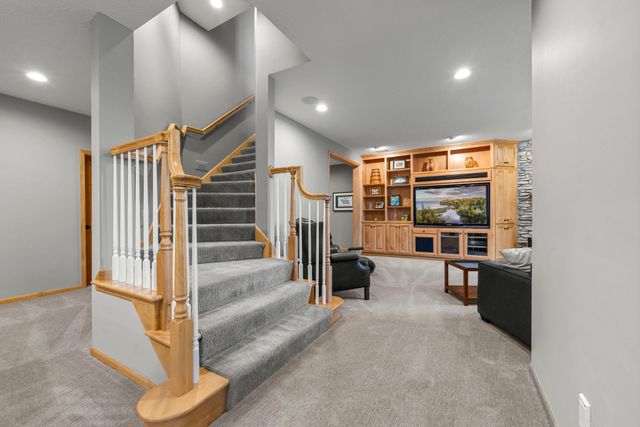 18434 Bearpath Trail, Eden Prairie, MN 55347