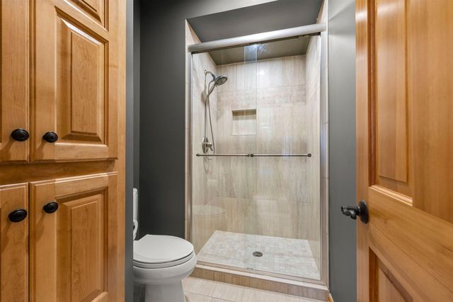 18434 Bearpath Trail, Eden Prairie, MN 55347