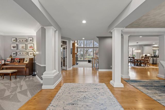 18434 Bearpath Trail, Eden Prairie, MN 55347