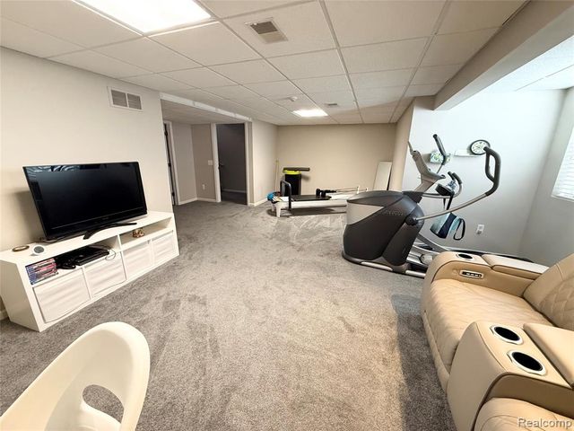 41271 N Maplewood Drive, Canton, MI 48187