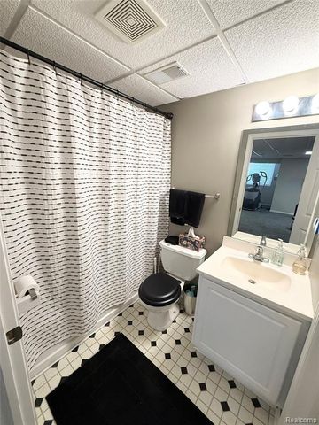 41271 N Maplewood Drive, Canton, MI 48187