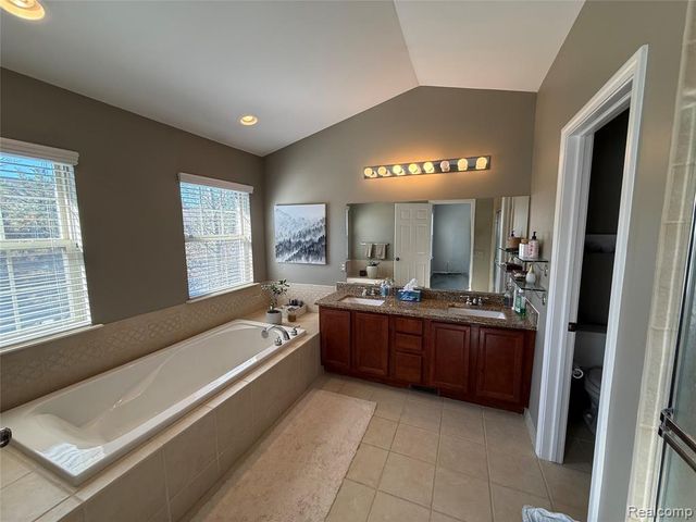 41271 N Maplewood Drive, Canton, MI 48187