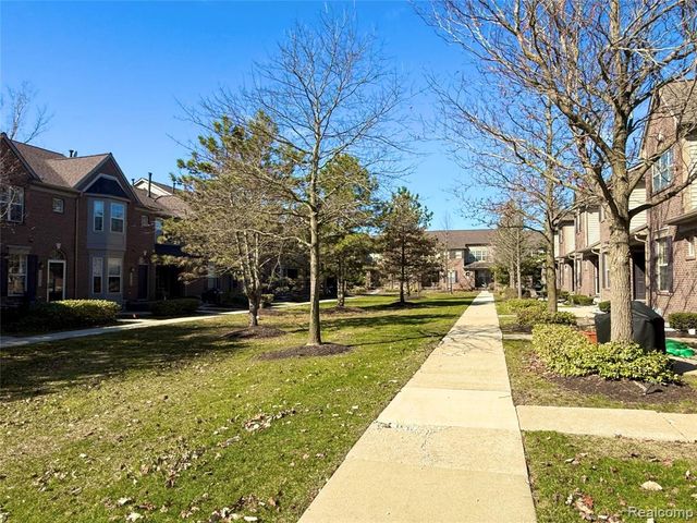 41271 N Maplewood Drive, Canton, MI 48187