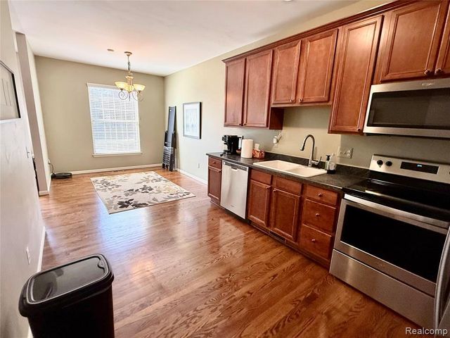 41271 N Maplewood Drive, Canton, MI 48187