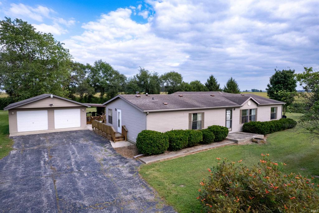 3659 S Warren Road, Huntington, IN 46750