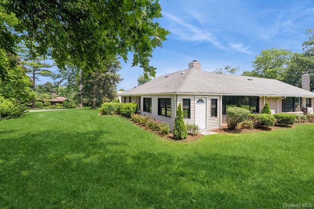 2 Foxwood Road, Kings Point, NY 11024