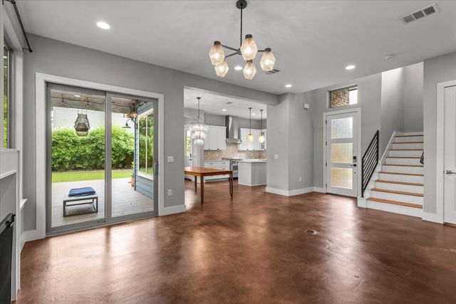 913 Stobaugh ST B, Austin, TX 78757