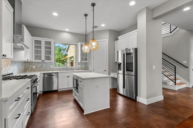 913 Stobaugh ST B, Austin, TX 78757