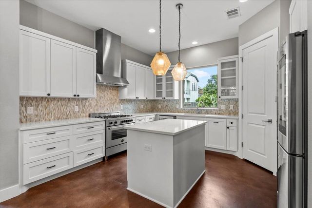 913 Stobaugh ST B, Austin, TX 78757