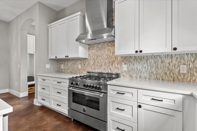 913 Stobaugh ST B, Austin, TX 78757