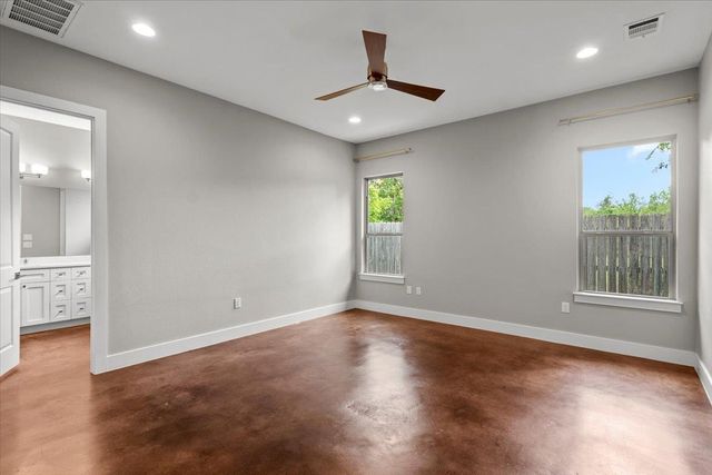 913 Stobaugh ST B, Austin, TX 78757