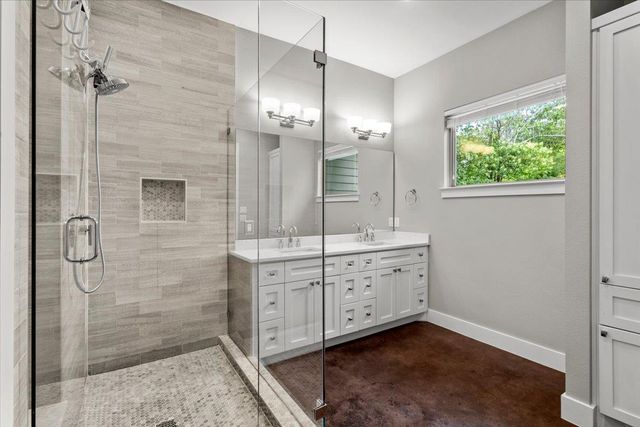 913 Stobaugh ST B, Austin, TX 78757