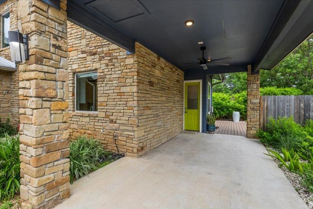 913 Stobaugh ST B, Austin, TX 78757