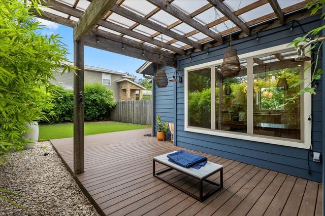 913 Stobaugh ST B, Austin, TX 78757