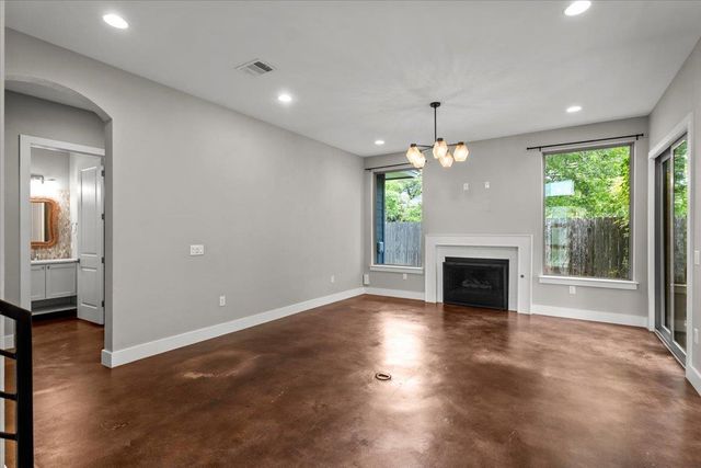 913 Stobaugh ST B, Austin, TX 78757