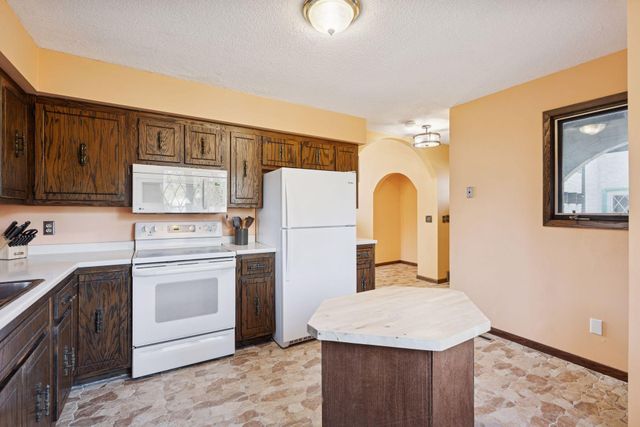 9012 175th Lane NW, Anoka, MN 55303