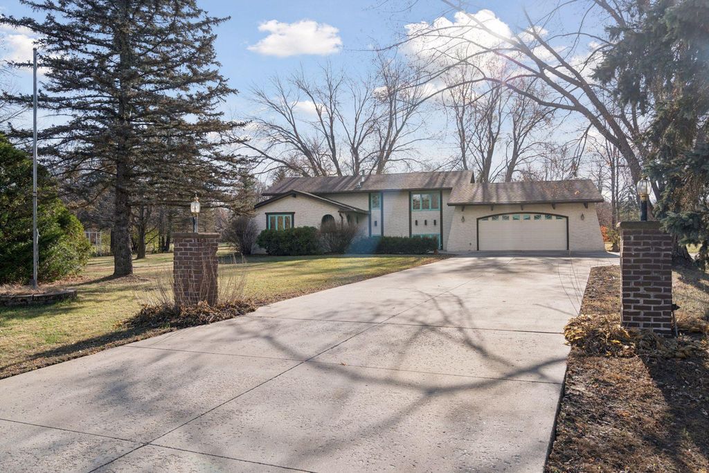 9012 175th Lane NW, Anoka, MN 55303