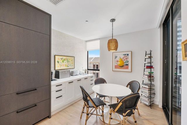 718 Valencia Avenue 403, Coral Gables, FL 33134