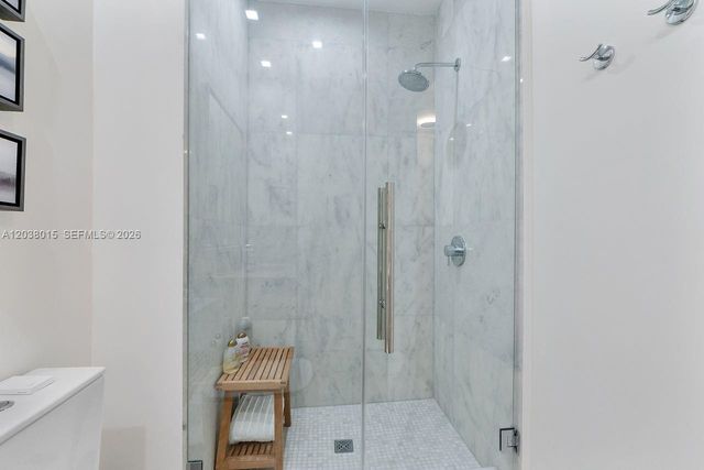 718 Valencia Avenue 403, Coral Gables, FL 33134