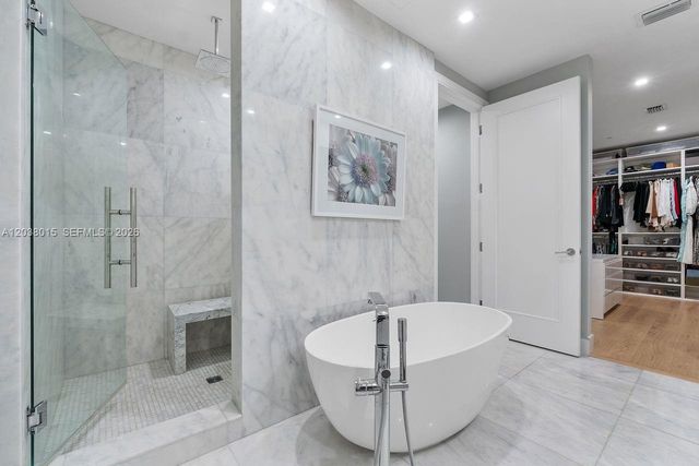 718 Valencia Avenue 403, Coral Gables, FL 33134