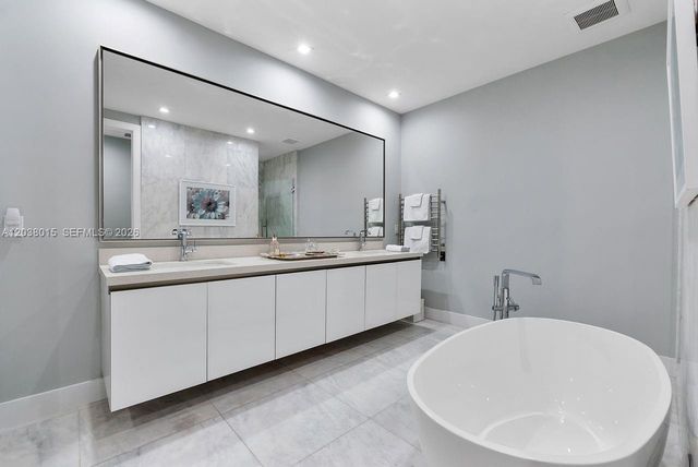 718 Valencia Avenue 403, Coral Gables, FL 33134