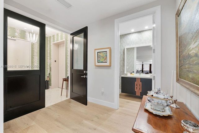 718 Valencia Avenue 403, Coral Gables, FL 33134