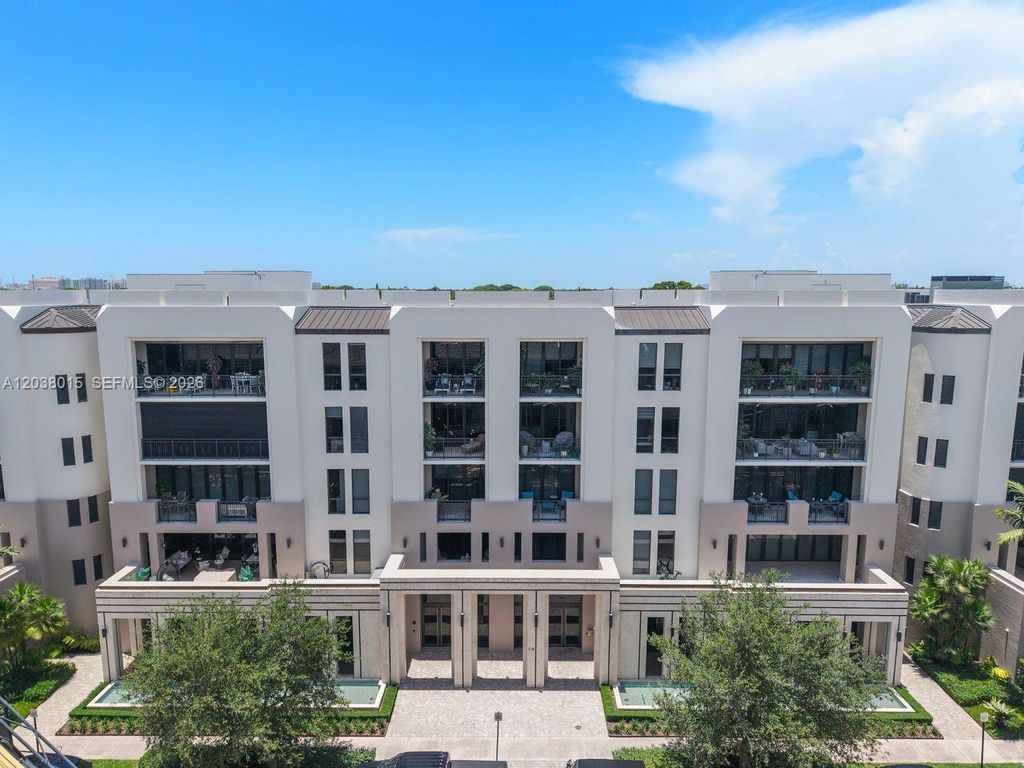 718 Valencia Avenue 403, Coral Gables, FL 33134